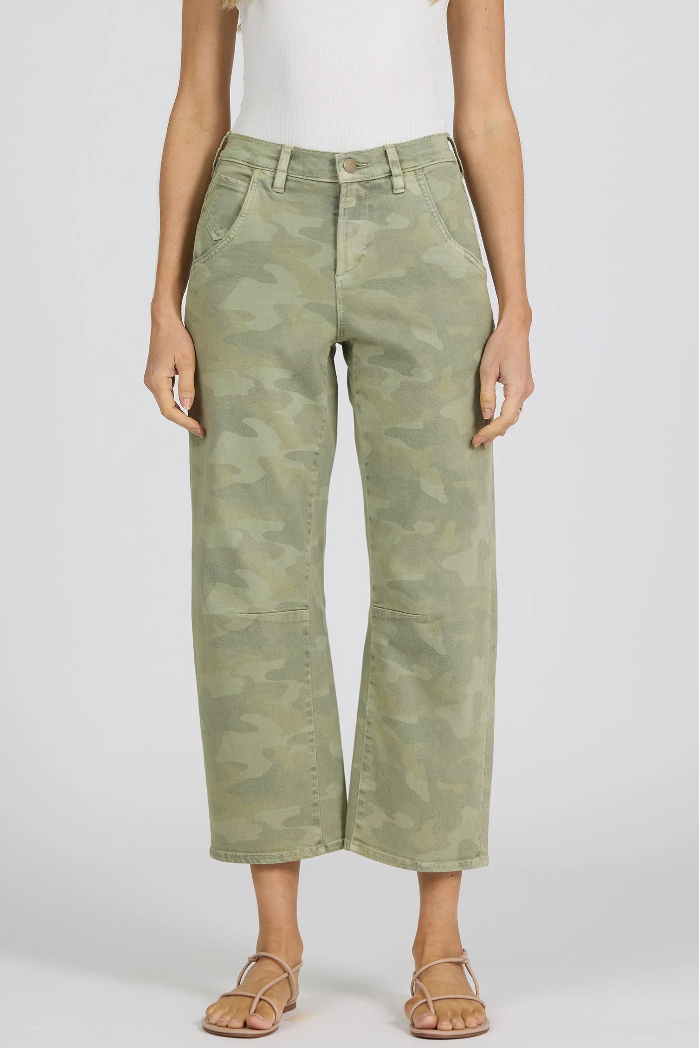 Riviera Camo Lasso Barrel Jeans