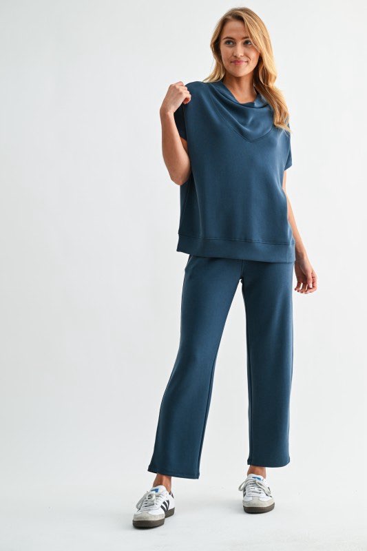 Navy Scuba Cropped Pants