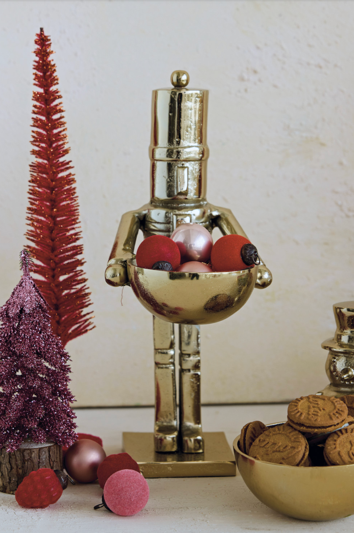 Gold Nutcracker Holding Bowl